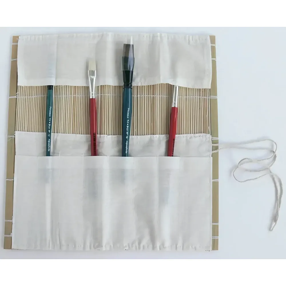 OZ International Natte Bambou Avec Poches Pour Pinceaux 30x30cm Sous Sachet P - Suche